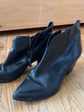 Frye Black Pointed Leather Ankle Boots with Side Zipper